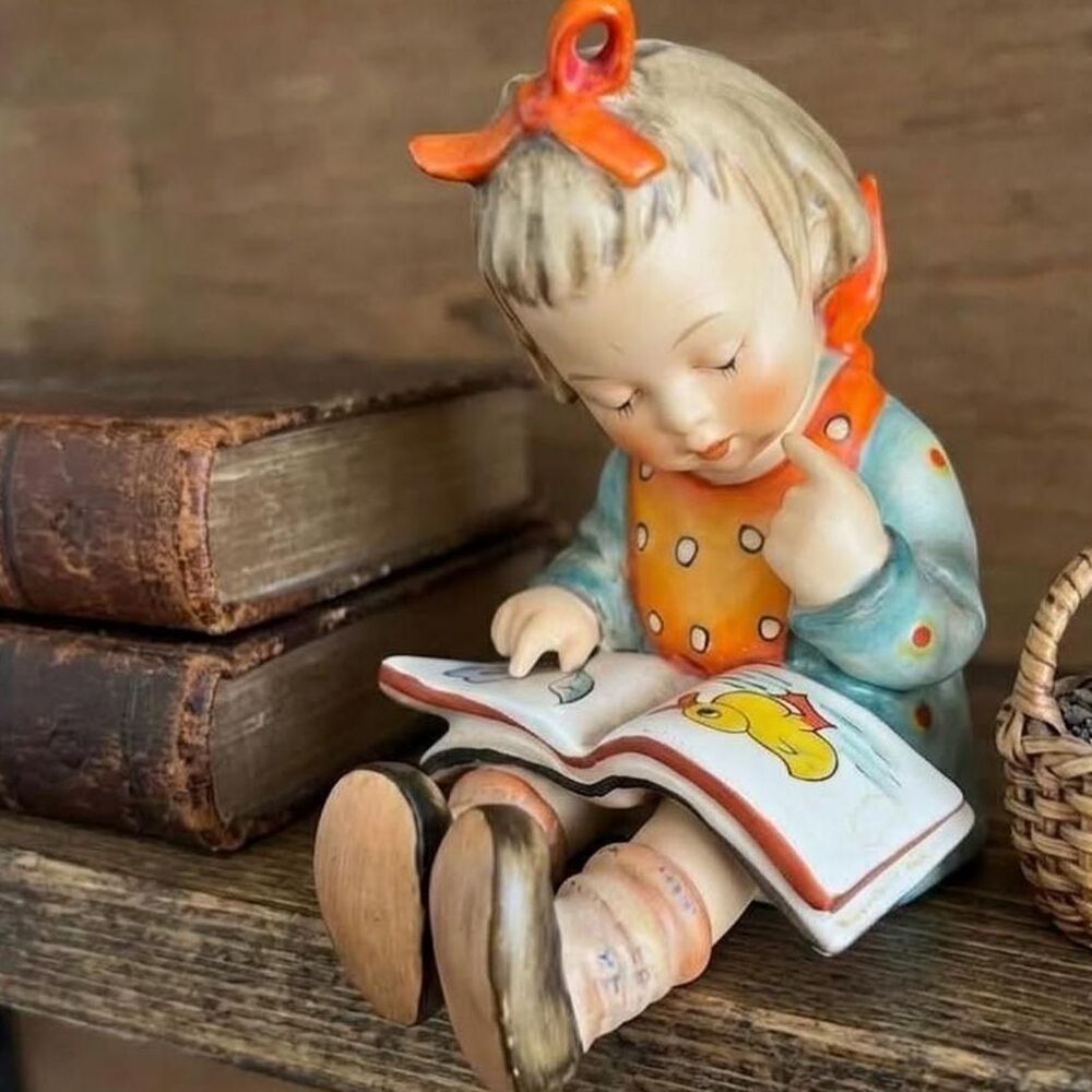 Goebel Hummel “Book Worm” Girl Figurine - Approx 4.5” Vintage collectible